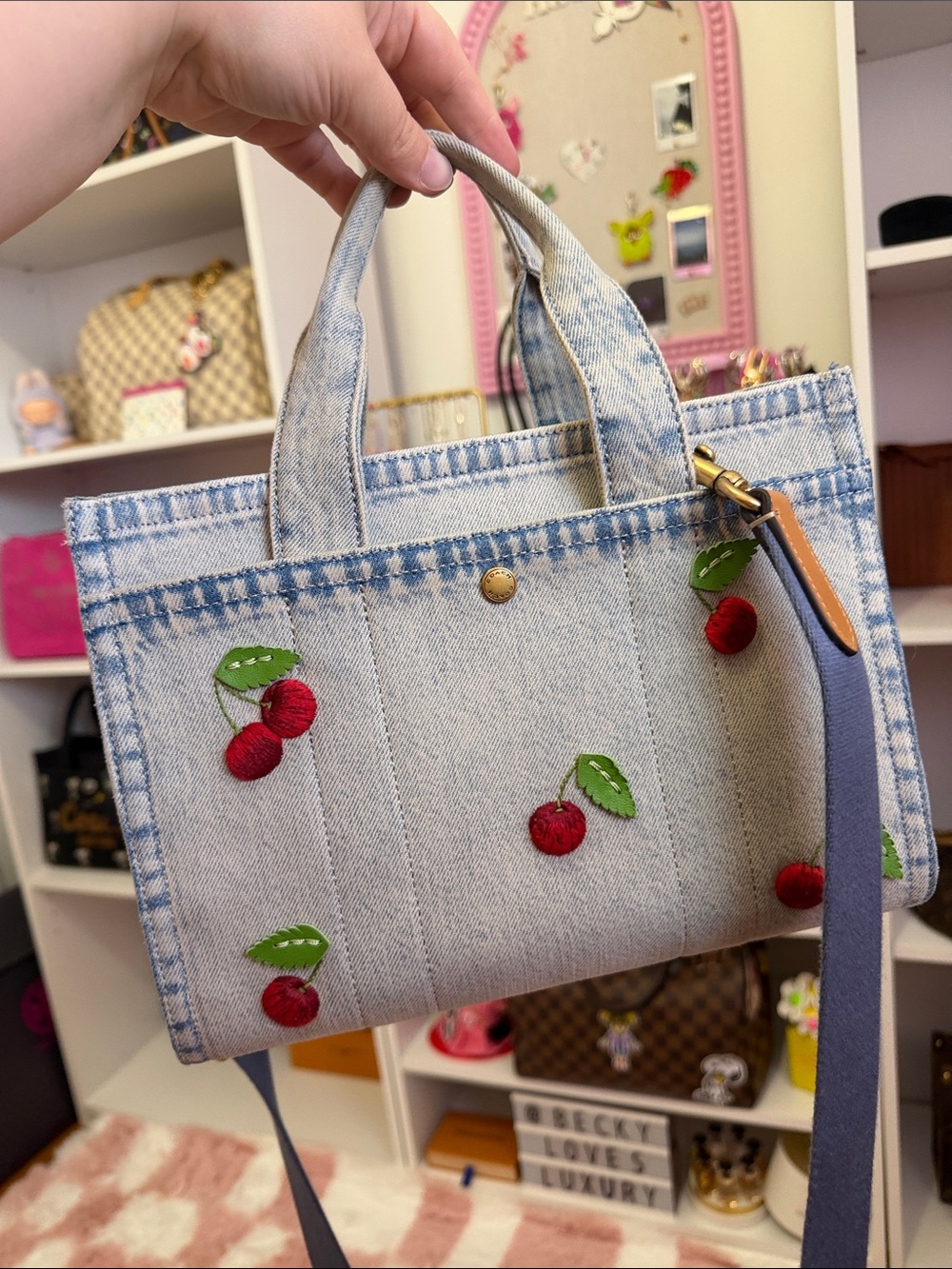 🍒Coach denim cherry cargo tote 26 small size gently used - Picture 7 of 13
